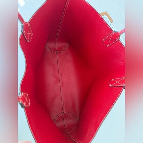 Authentic Gucci Reversible Large Leather Tote Bag - Picture 6 of 16